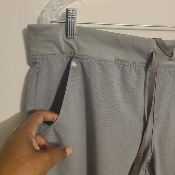 FIGS Tech Collection | Women's Gray Zamora Scrubs Jogger Pants (Size XL) - Picture 6 of 14